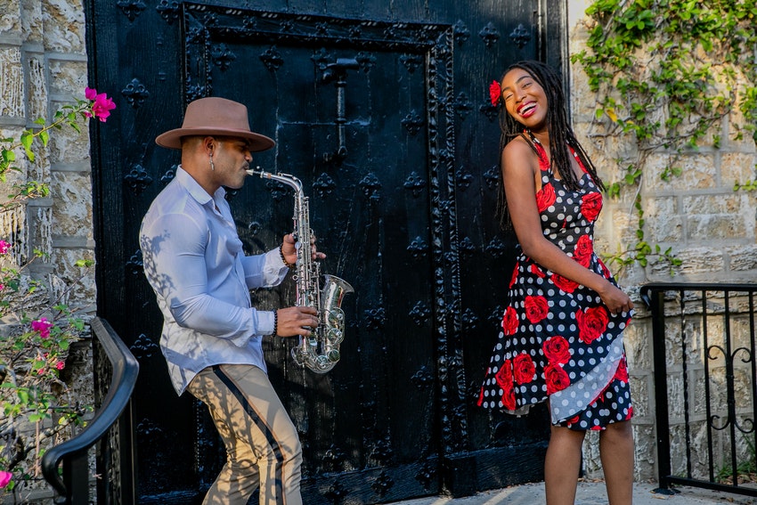 saxophoniste et danseuse cubaine