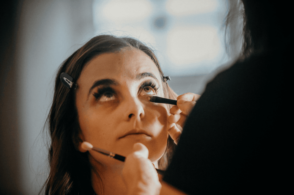 Atelier maquillage EVJF à Lyon – mise en beauté et conseils personnalisés entre amies.