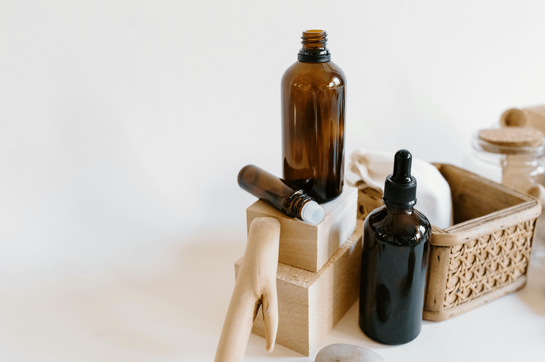 Atelier création de cosmétiques EVJF à Toulouse – fabrication de soins naturels entre amies