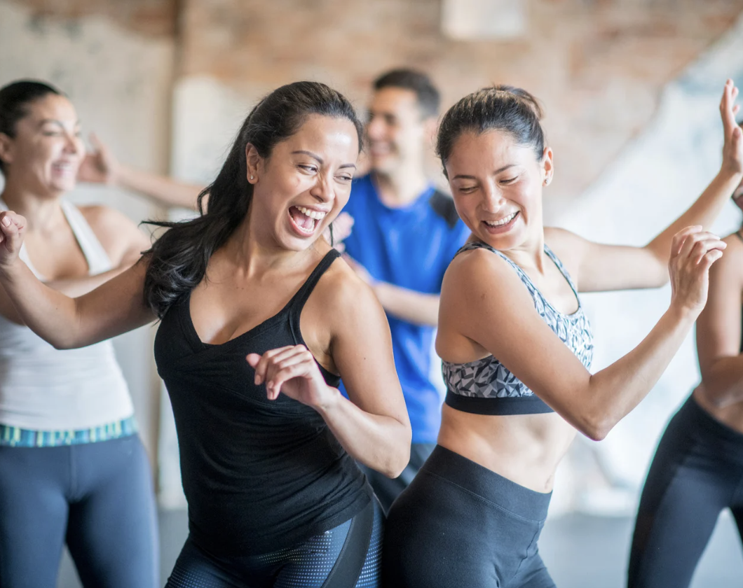 Cours de danse pour EVJF à Lyon, activité festive et rythmée entre amies.