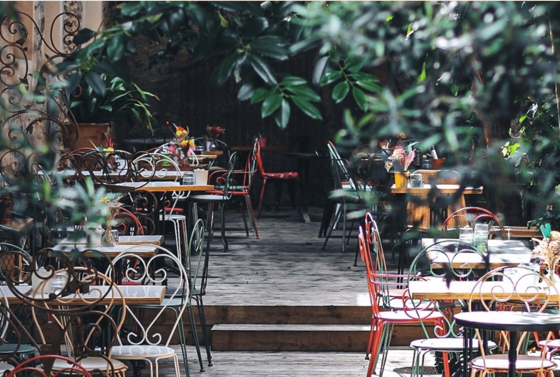 Terrasse du restaurant à Bordeaux, idéale pour les soirées lors d'un EVJF
