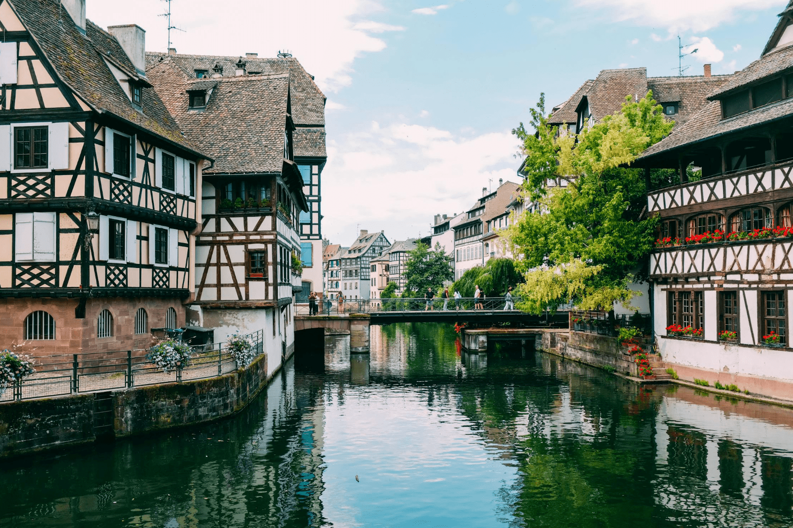 Vue pittoresque de Strasbourg, parfaite pour un EVJF original avec l'activité Trésor de la Mariée.