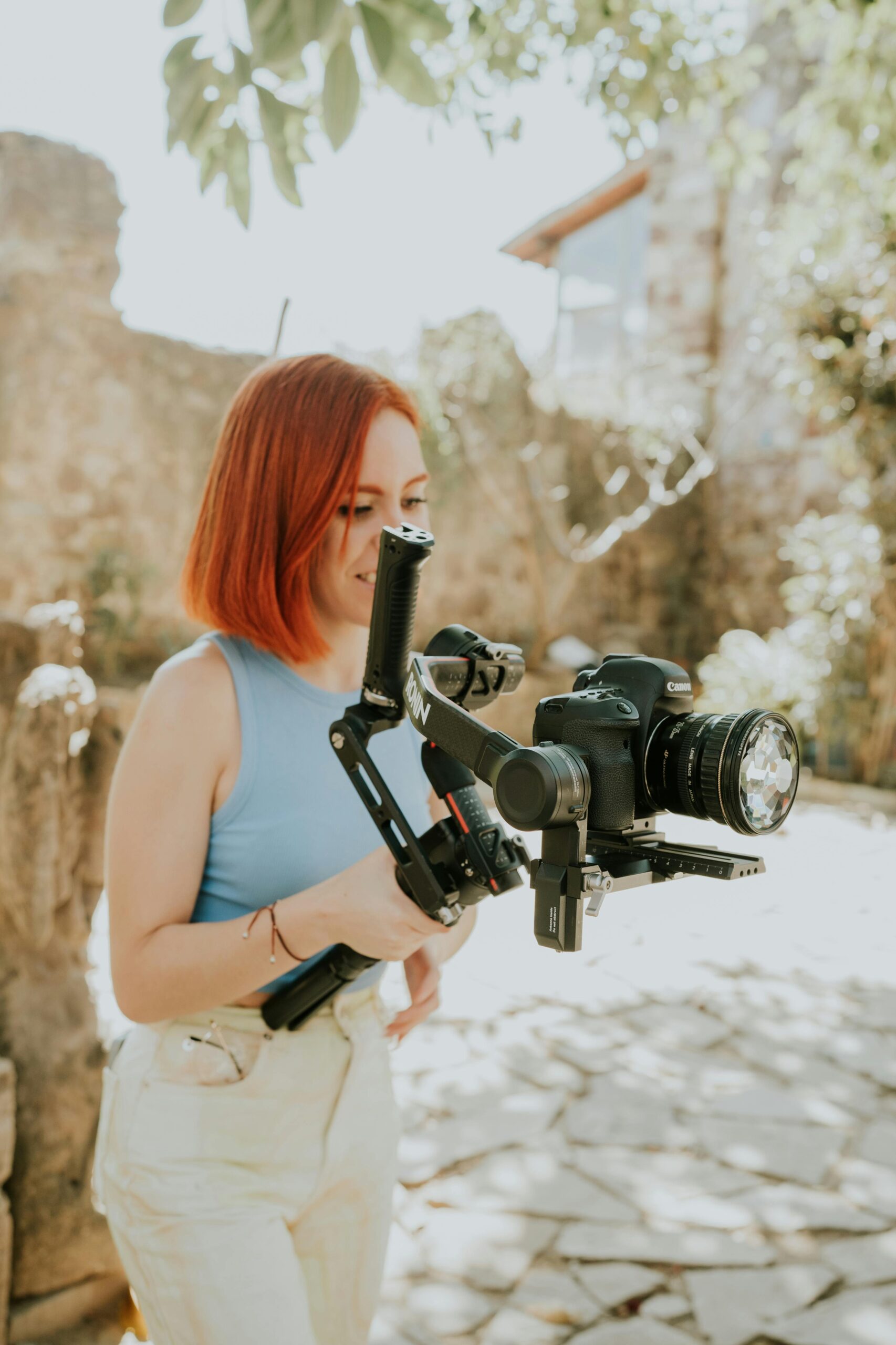 Vidéaste filmant un clip souvenir pour un EVJF à Lyon