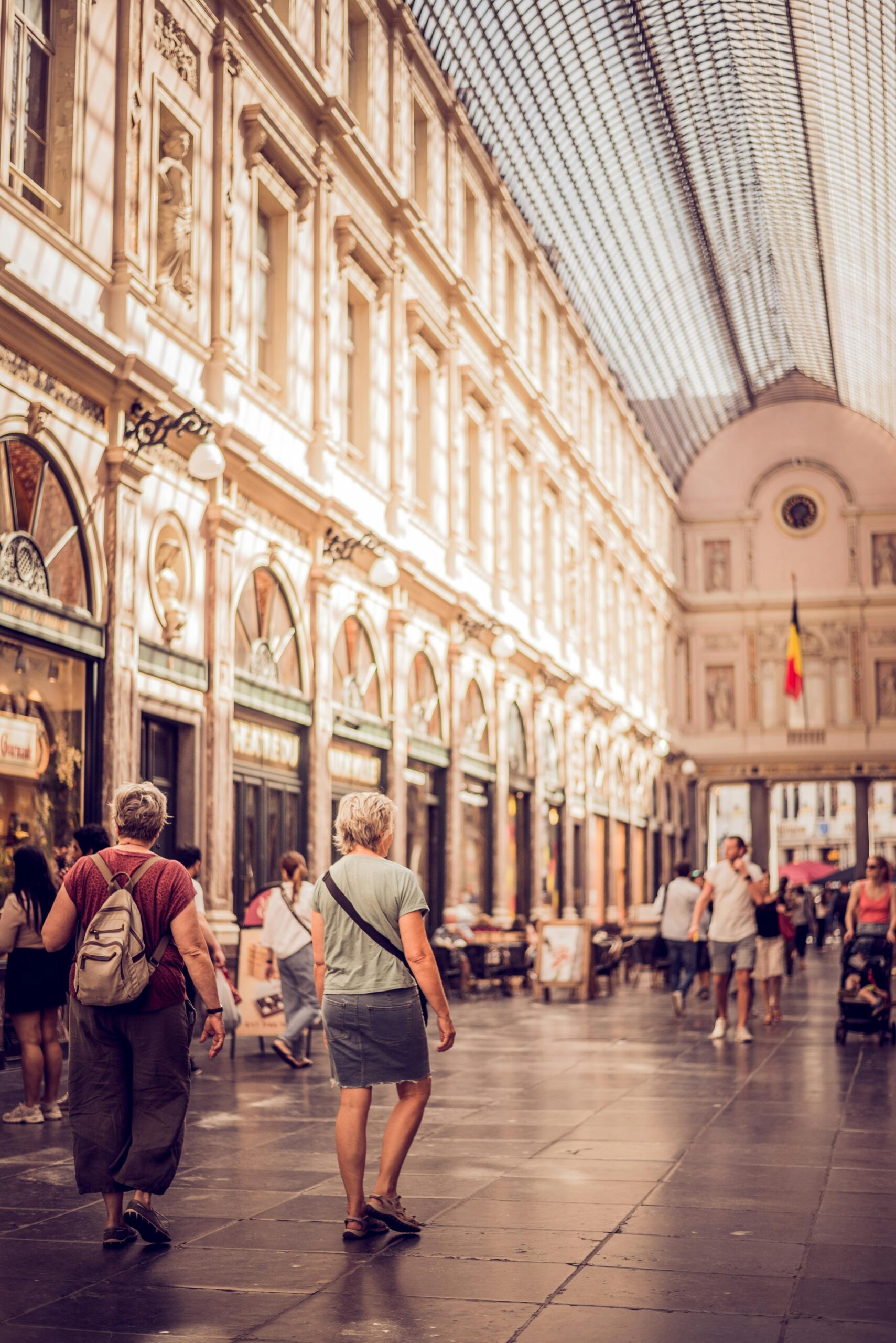 Visite guidée EVJF dans le centre de Lille – Balade culturelle et ludique à travers les rues historiques de Lille avec anecdotes, rires et ambiance conviviale.