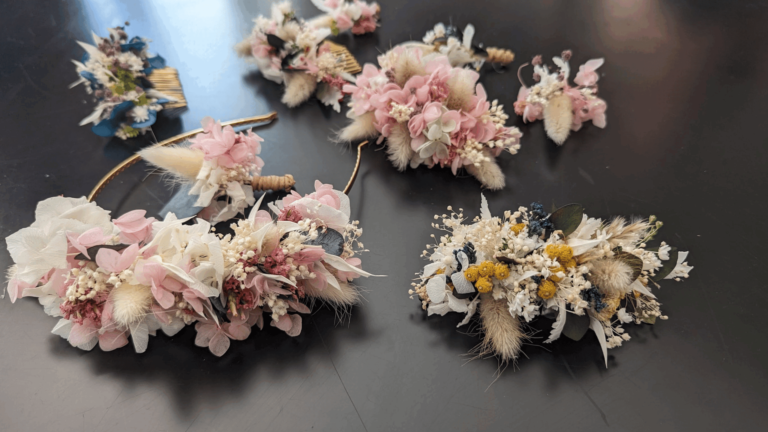 Serre-têtes et peignes à cheveux pour un atelier création à La Rochelle