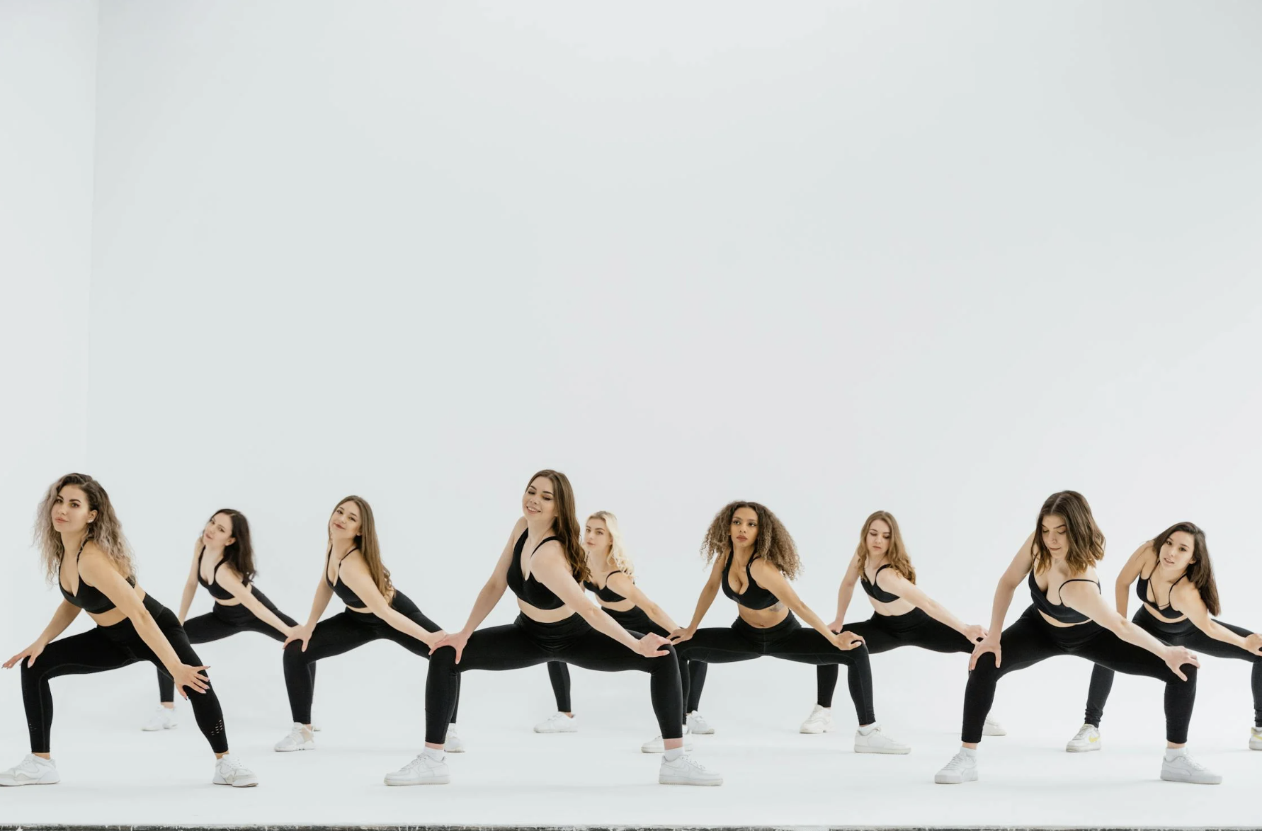 Ambiance conviviale lors d’un cours de danse EVJF à Bruxelles.