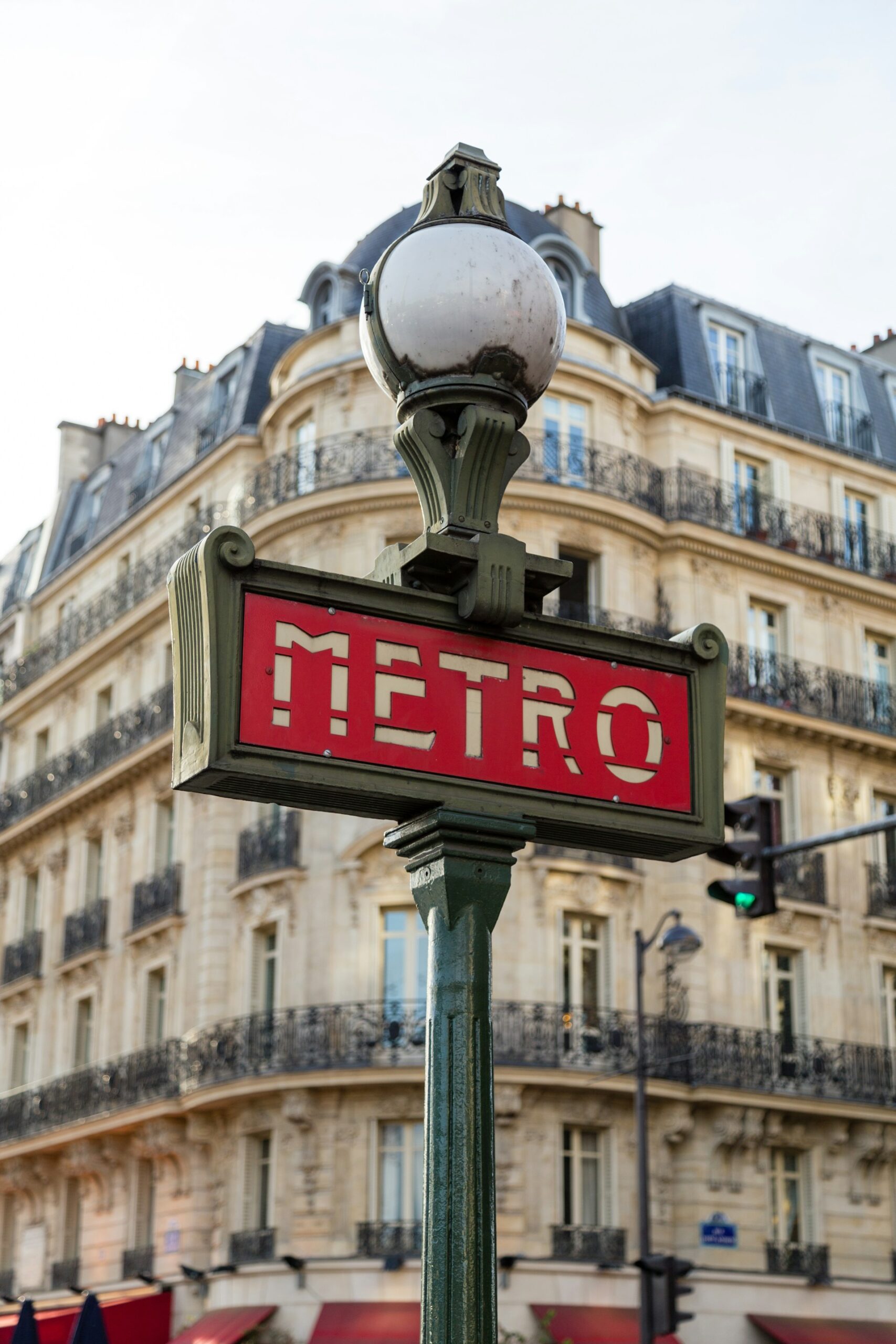 Station de métro pour débuter la chasse au trésor avec le maître du jeu.