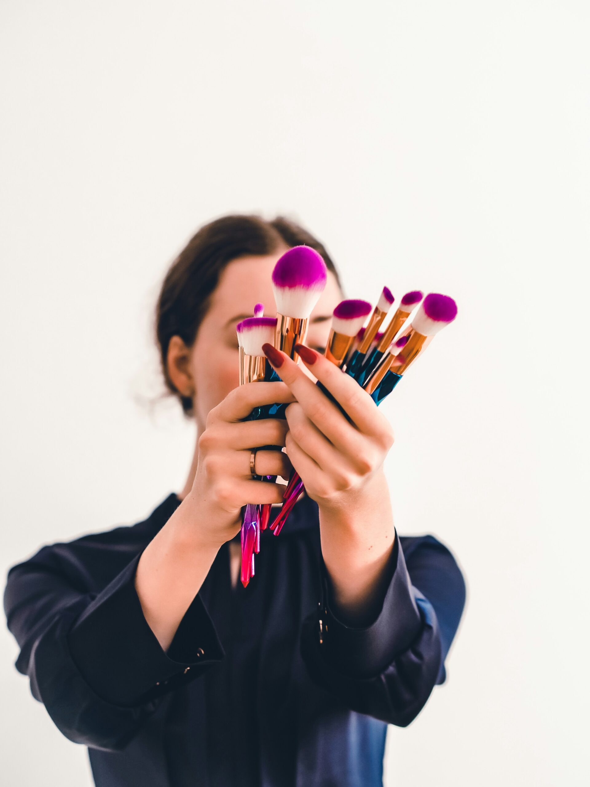 Pinceaux et professionnel du maquillage pour cet atelier mise en beauté à Nice