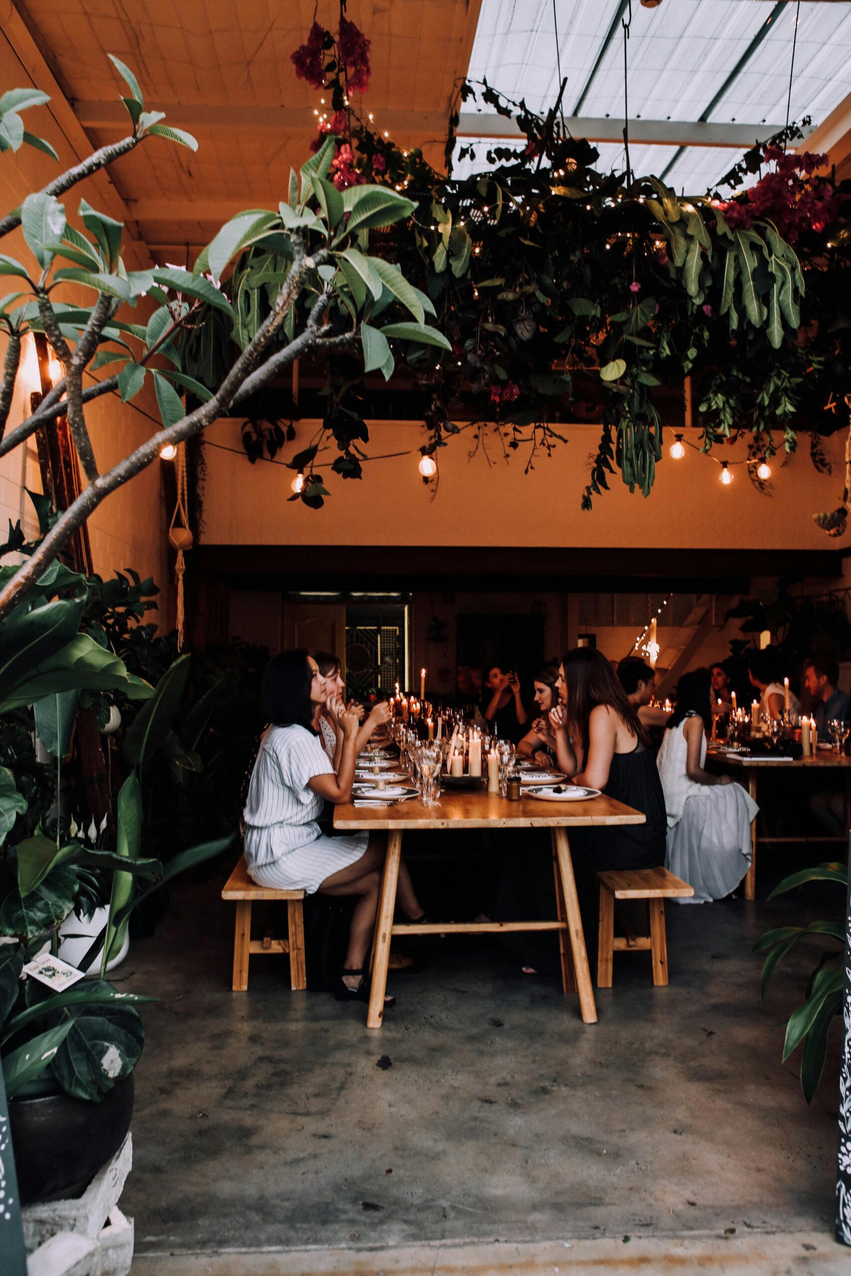 Pour un EVJF original à Caen, réservez dans notre restaurant convivial ! Ambiance festive, menus gourmands, cocktails et espace idéal pour célébrer entre amies. Parfait pour un moment inoubliable avant le grand jour.