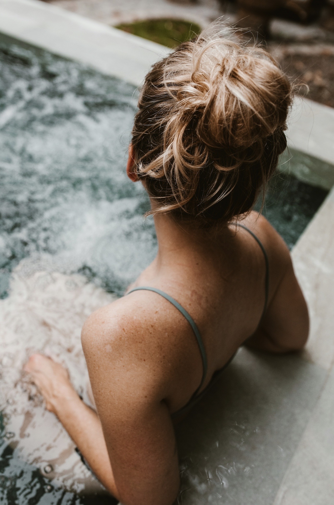 Femme dans un Jacuzzi à Paris