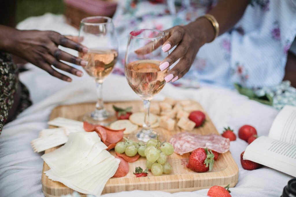 Quelle que soit l’adresse, un brunch frais, copieux et livré clé en main vous attend pour un EVJF réussi à Arcachon.