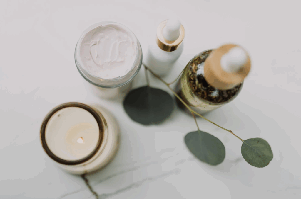 Cosmétiques naturels fabriqués lors d’un atelier EVJF à Bordeaux.
