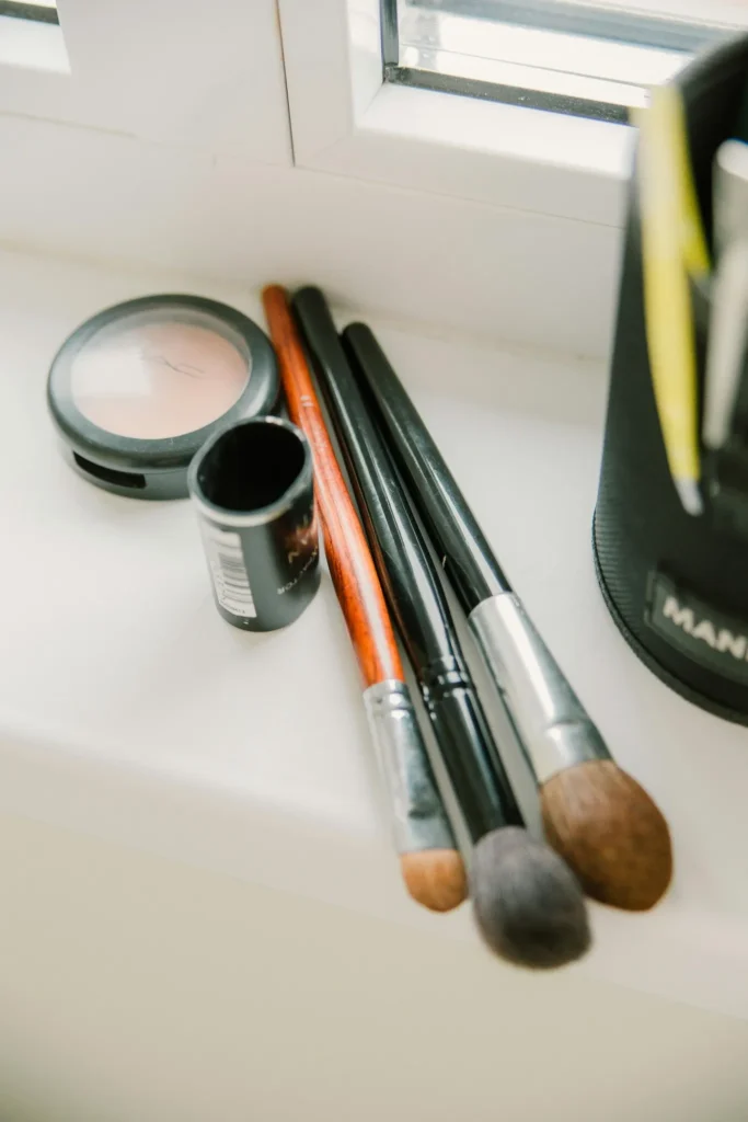 Pinceaux et maquillage professionnel pour un atelier EVJF au Touquet 